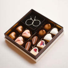 Lataa kuva Galleria-katseluun, Annan Suklaatehdas x Hopia Silver Lahjarasia "Kehrä"