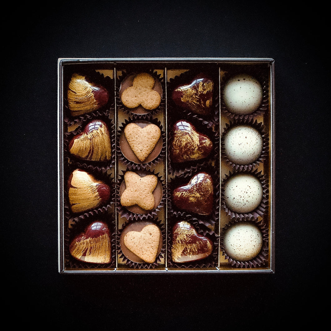 16 kpl Joulukonvehtirasia