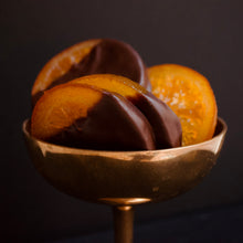 Lataa kuva Galleria-katseluun, Tummasuklaa &amp; Candied Orange Slices 140g

